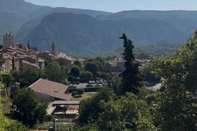 Terrain  330000 €
