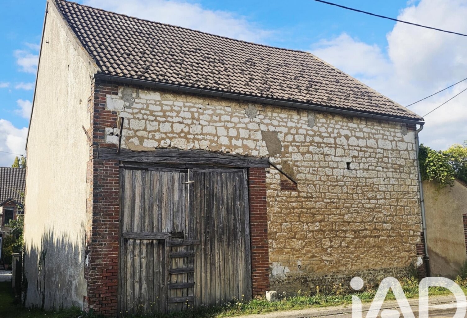 Vente Surface diverse 100 m&sup2; — photo 1
