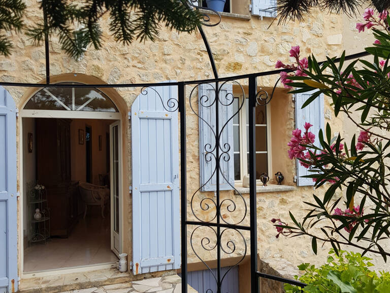 Maison de village avec terrasses — photo 1
