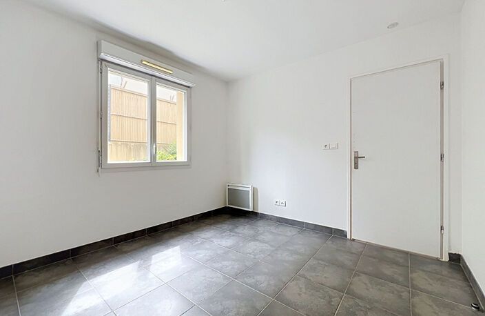 T2 AVEC TERRASSE, JARDIN & DOUBLE BOX - LES CAMOINS — photo 4