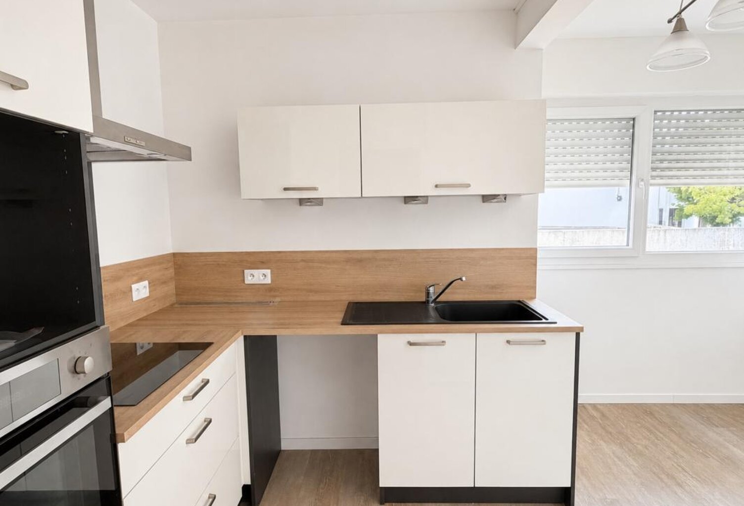 APPARTEMENT CLIMATISÉ AVEC TERRASSE - CENTRE VILLE — photo 1