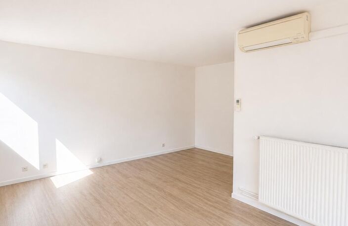APPARTEMENT CLIMATISÉ AVEC TERRASSE - CENTRE VILLE — photo 4