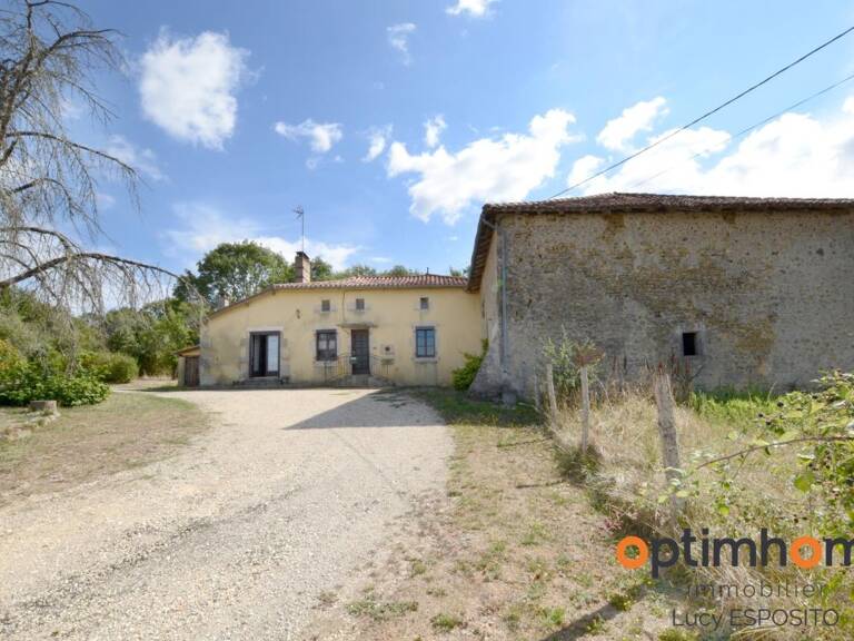   Charmante fermette sur 1.2 hectare – Idéale pour chevaux, animaux ou projet de petite exploitation !   — photo 1
