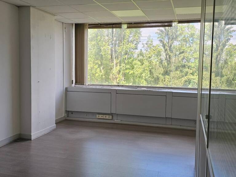 Bureau de 25 m2 à louer à Cergy Préfecture — photo 1