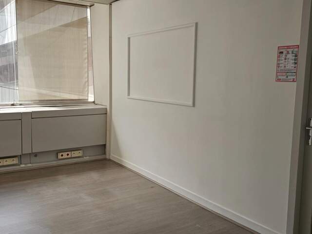 Bureau de 14 m2 à louer à Cergy Préfecture — photo du bien