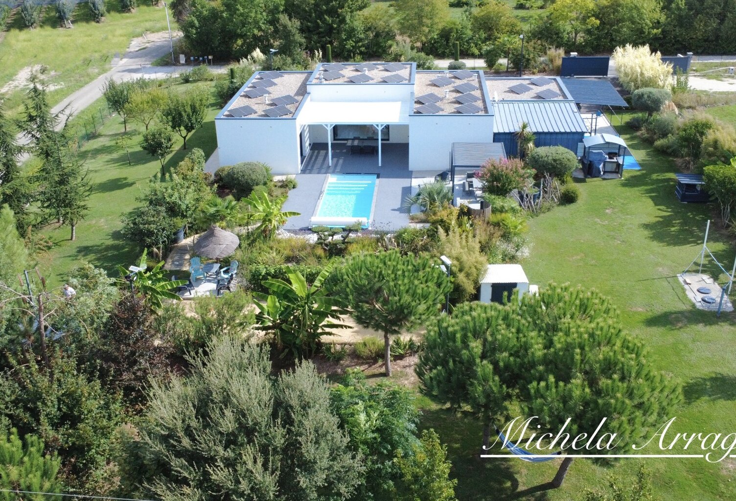 UNE VILLA CONTEMPORAINE OÙ LE QUOTIDIEN PREND UN AIR DE VACANCES-LE TEMPLE SUR LOT (47) — photo 1