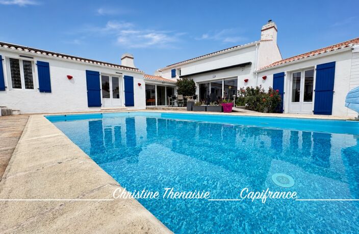 Maison à vendre 6 pièces 4 CHAMBRES - PISCINE CHAUFFEE - GARAGE - TERRAIN  SAINT GILLES CROIX DE VIE (85) — photo 2