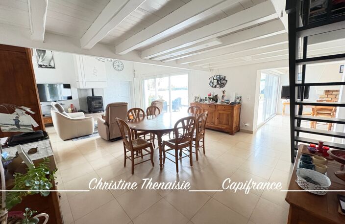Maison à vendre 6 pièces 4 CHAMBRES - PISCINE CHAUFFEE - GARAGE - TERRAIN  SAINT GILLES CROIX DE VIE (85) — photo 5