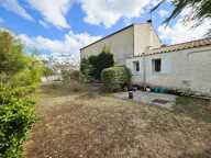ILE D'OLERON (17), A Vendre Très belle Longère rénovée 194m², édifiée au calme en cœur de village sur terrain 1.047m² — photo 3
