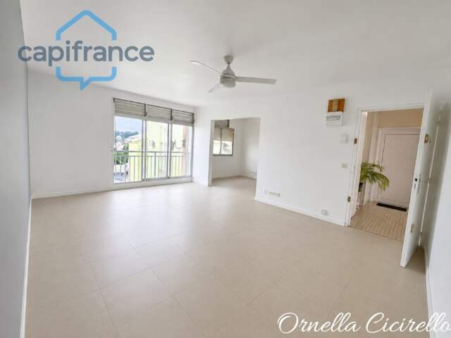 Appartement à vendre Petit-Bourg Bourg – 86 m² – 3 chambres + espace modulable – Parking — photo du bien