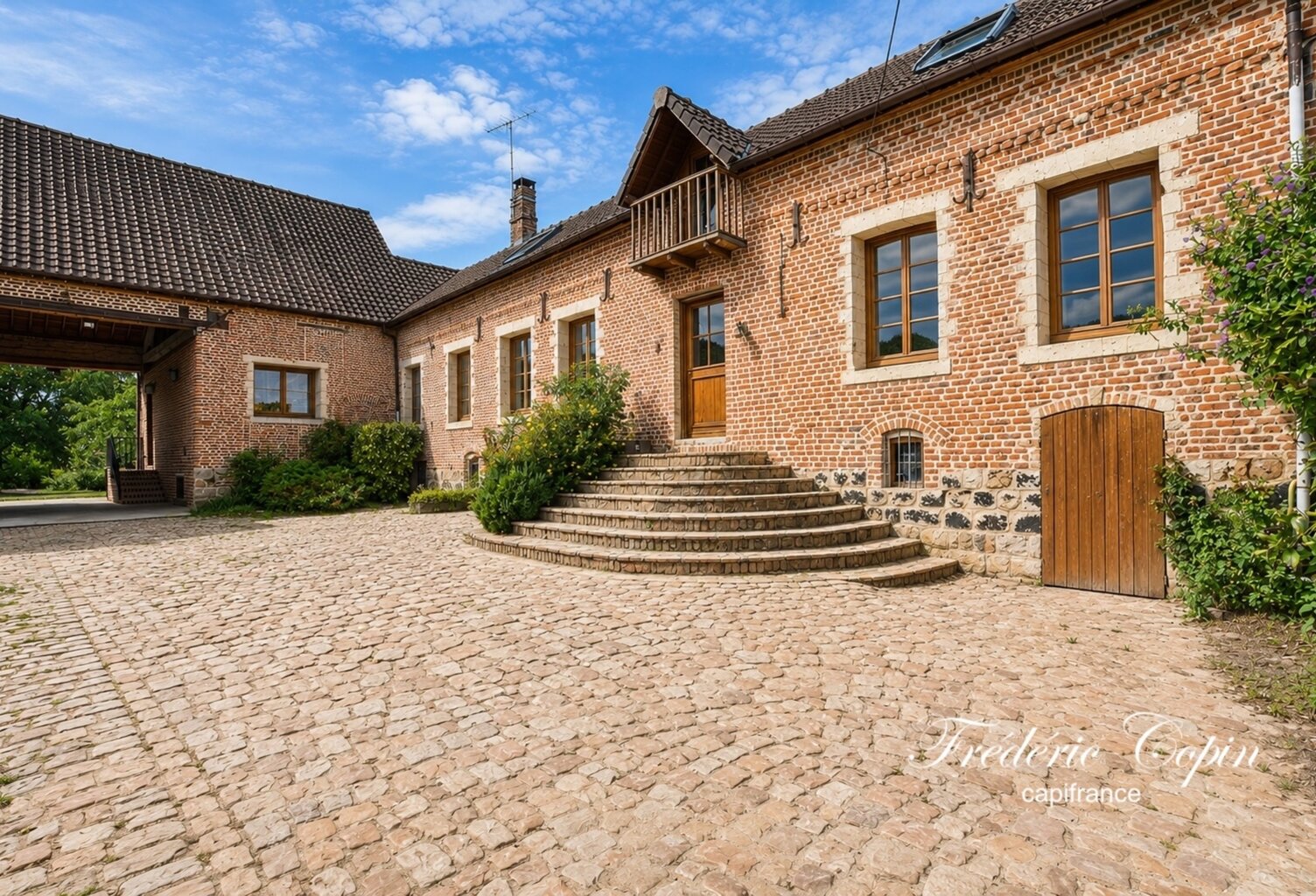 Fermette en cours de rénovation – 178 m² – Terrain 1 382 m² – Dépendances et Grange — photo 1