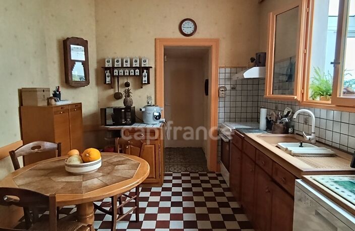   ARRAS – MAISON DE VILLE À FORT POTENTIEL AVEC DÉPENDANCE, COUR ET JARDIN — photo 5