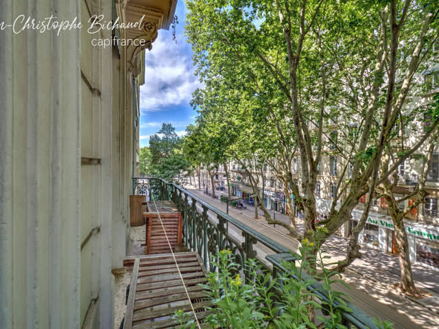 Appartement à vendre 4 pièces LYON 3EME ARRONDISSEMENT (69) — photo du bien