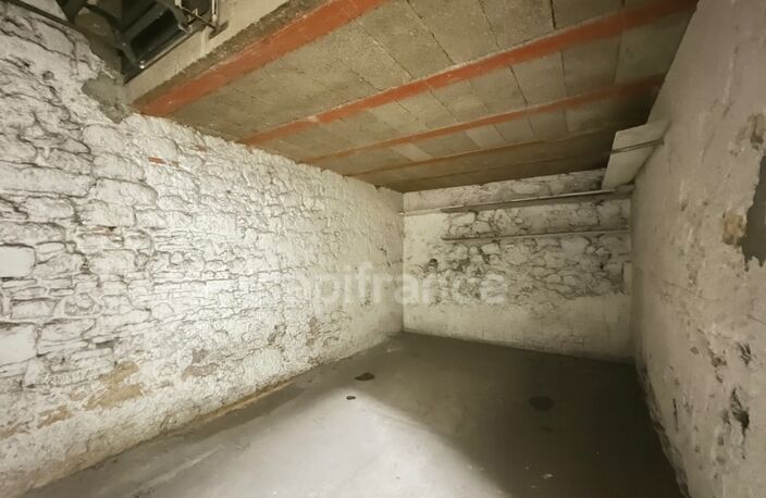 Parking atypique couvert 22 m² + cave intégrée 8 m² — photo 4