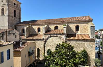 LA CIOTAT CENTRE HISTORIQUE – T3 ATYPIQUE AVEC VUE SUR L’ÉGLISE — photo du bien