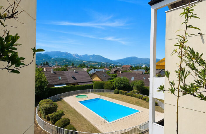 DUPLEX FAMILIAL DE 91 M² CARREZ – 139 M² AU SOL – 5 PIECES - PISCINE – TERRASSE – GARAGE – SAINT-ALBAN-LEYSSE (73) — photo 2