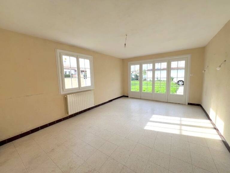 Maison à vendre 6 pièces SAINTES (17) — photo 1