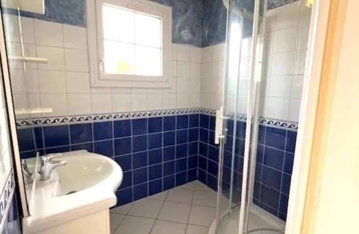 Maison à vendre 6 pièces SAINTES (17) — photo 4