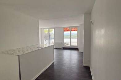 Appartement 5 pièces 908 €