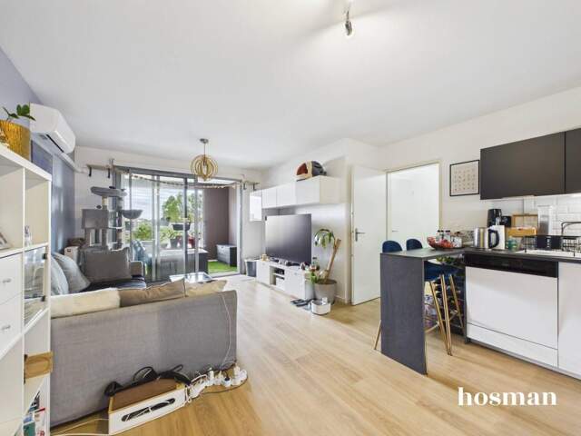 3 pièces de 67 m² avec loggia et parking (En sus) - Cours Louis Fargue, Bordeaux — photo du bien