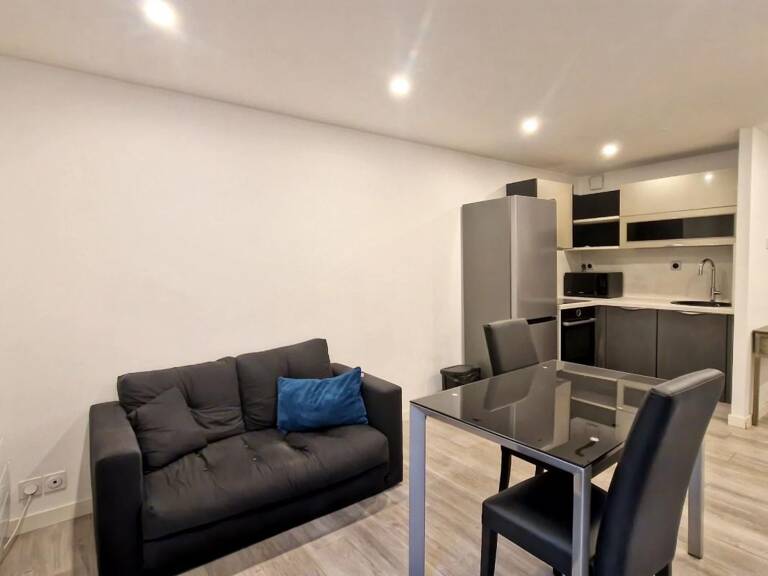 Appartement meublé à louer - Valleiry — photo 1