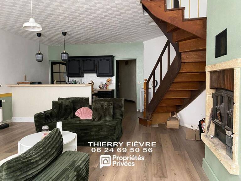 A VENDRE - NOYANT 49490  CENTRE BOURG Maison 6 pièces  de 147 m2 — photo 1
