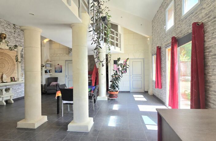 Maison Distre 6 pièce(s) 140 m2 — photo 2