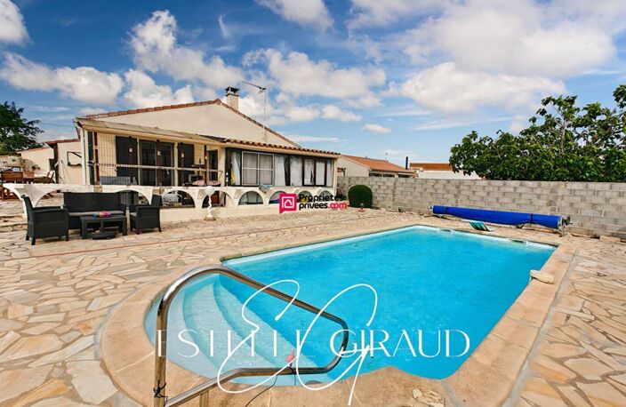 Au Somail : Villa 4 faces avec piscine, rénovée, prête à vivre — photo 2