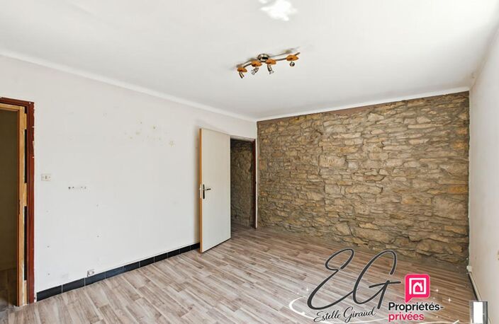 Maison de caractère traversante avec terrasse, atelier et vaste garage — photo 5