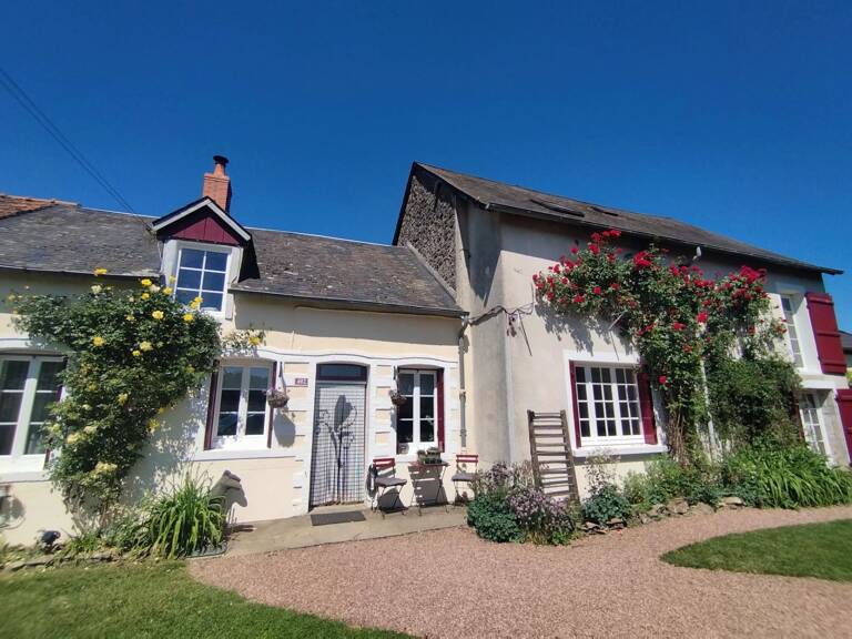 À vendre à Alluy (58) : maison de caractère avec gîte — photo 1