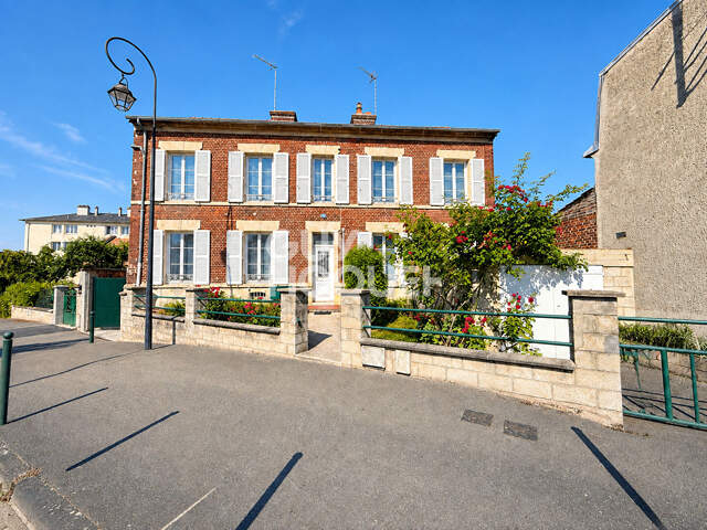 Maison proche centre ville avec jardin — photo du bien