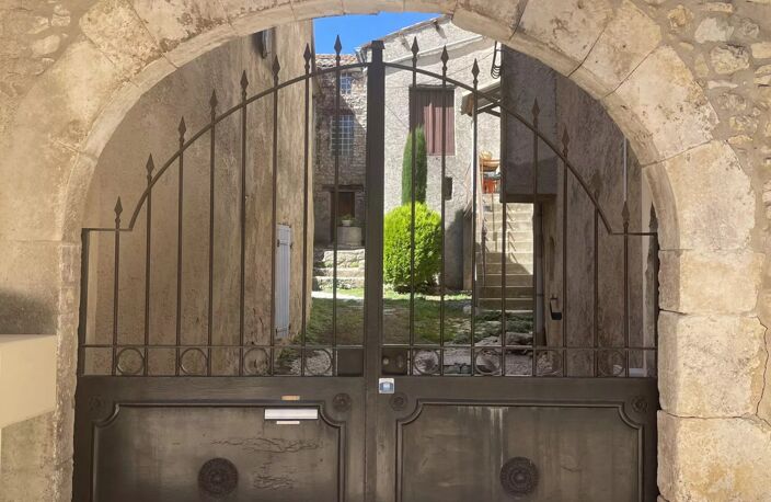 ST CHRISTOL maison de village type 5 de 130 m² avec cour et dépe — photo 2