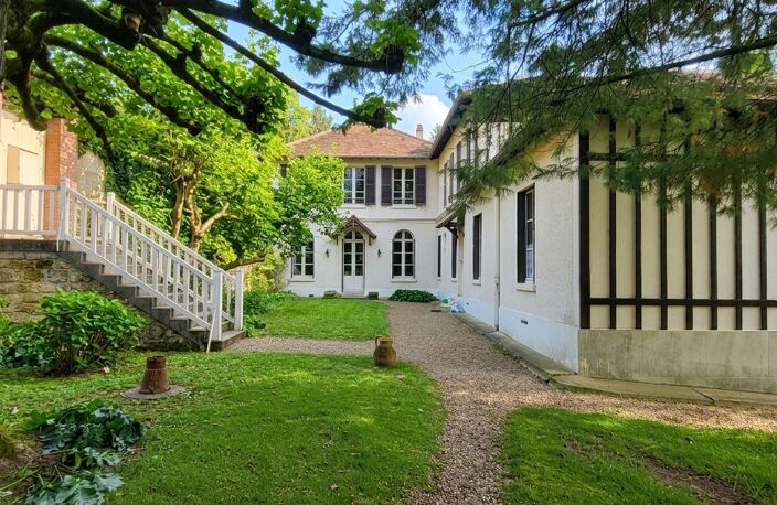 Vente Maison/villa 9 pièces — photo 2