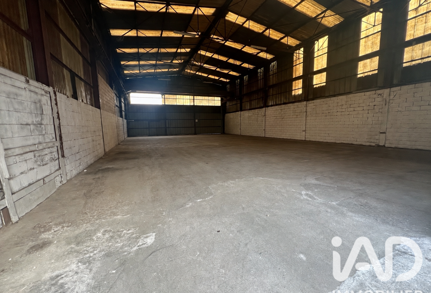 Vente Boutique/Local commercial 992 m&sup2; — photo 1
