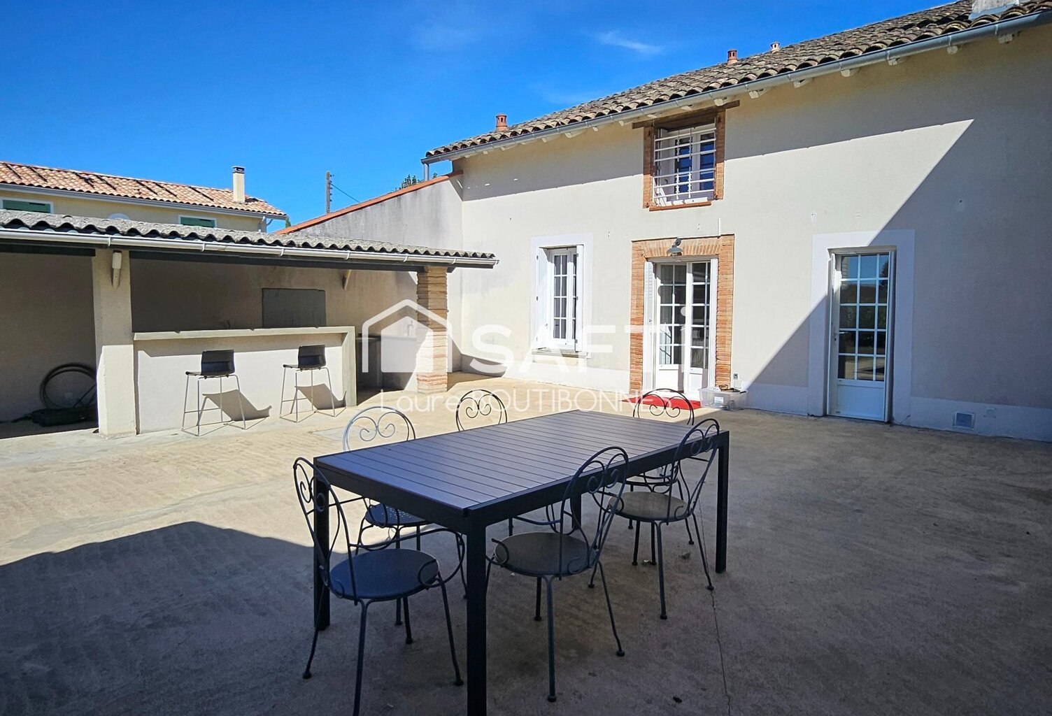 Maison de caractère  165 m²  5 chambres  Piscine  Commerces à pied — photo 1