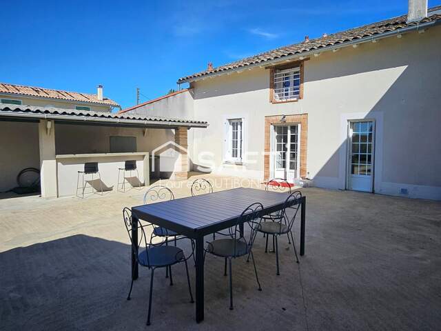 Maison de caractère  165 m²  5 chambres  Piscine  Commerces à pied — photo du bien