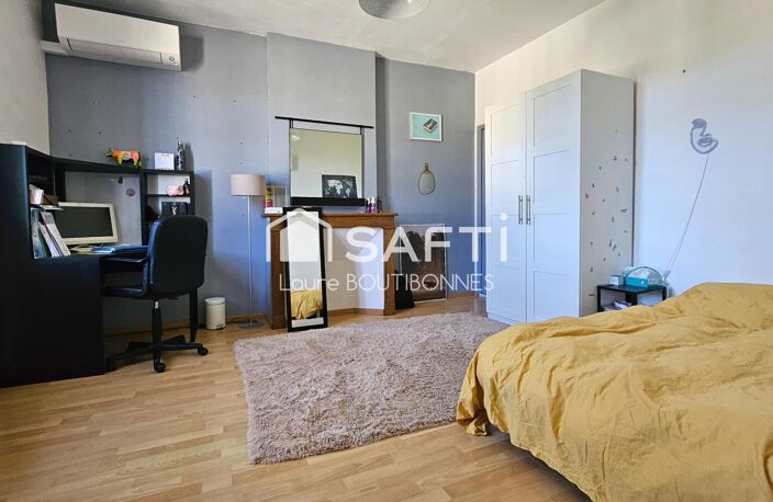 Maison de caractère  165 m²  5 chambres  Piscine  Commerces à pied — photo 5