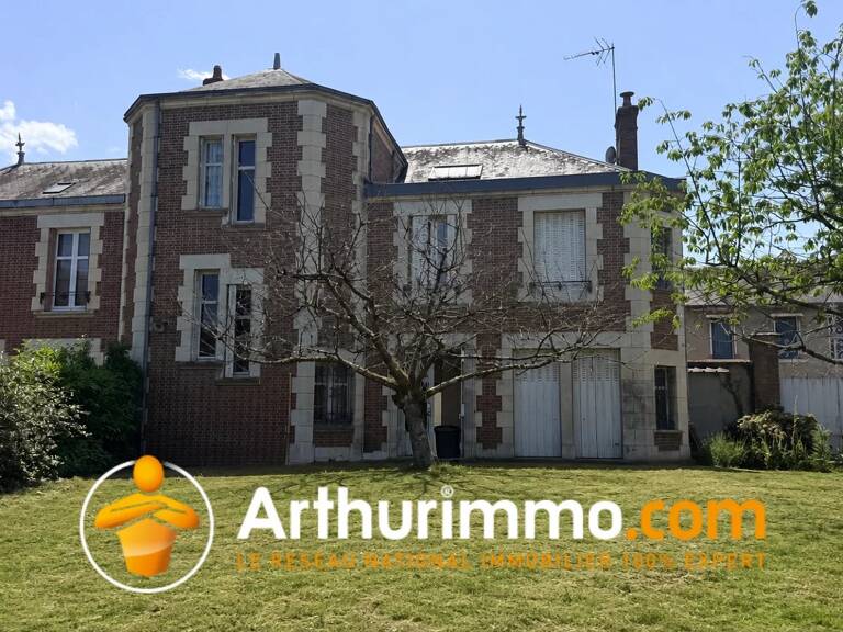 Maison bourgeoise de 238 m² avec espace professionnel et terrain clos — photo 1
