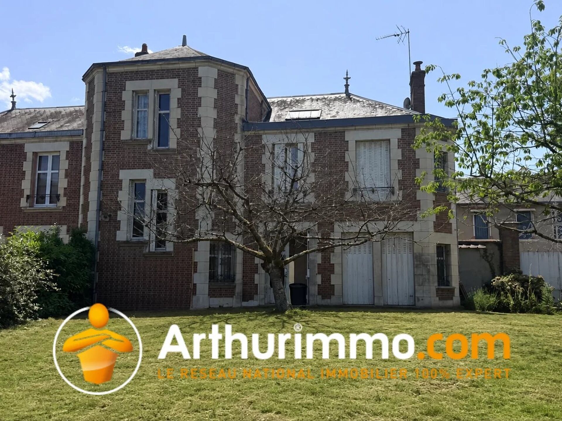 Maison 5 pièces 238 m² · à Argent-sur-Sauldre · 238 m² · 159 900 €