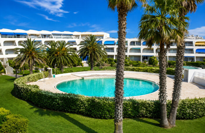 Appartement avec grande terrasse dans résidence avec piscine — photo 2