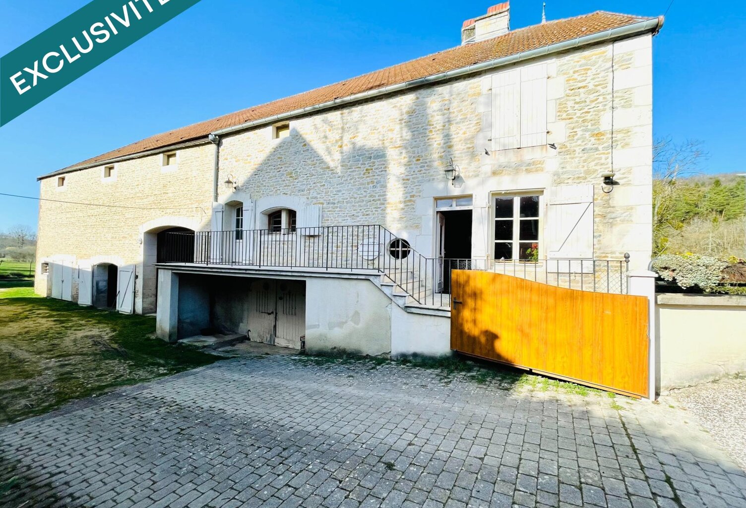 Maison de charme avec gîte et grandes dépendances — photo 1