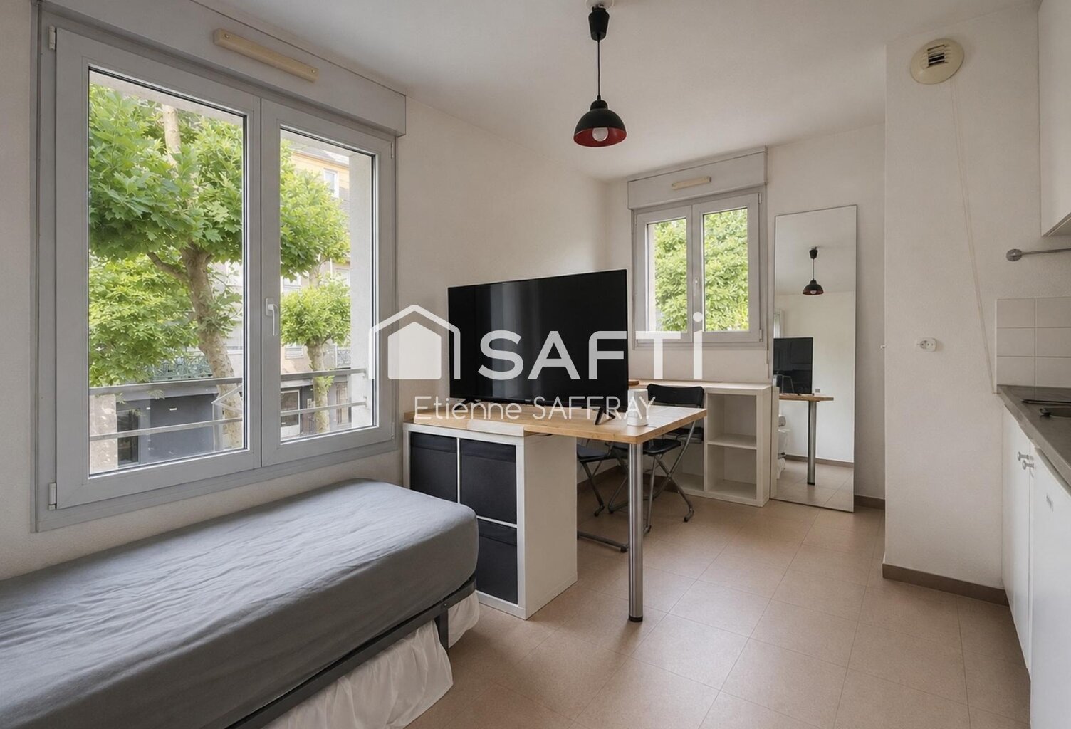 Investissement locatif  Studio meublé loué — photo 1