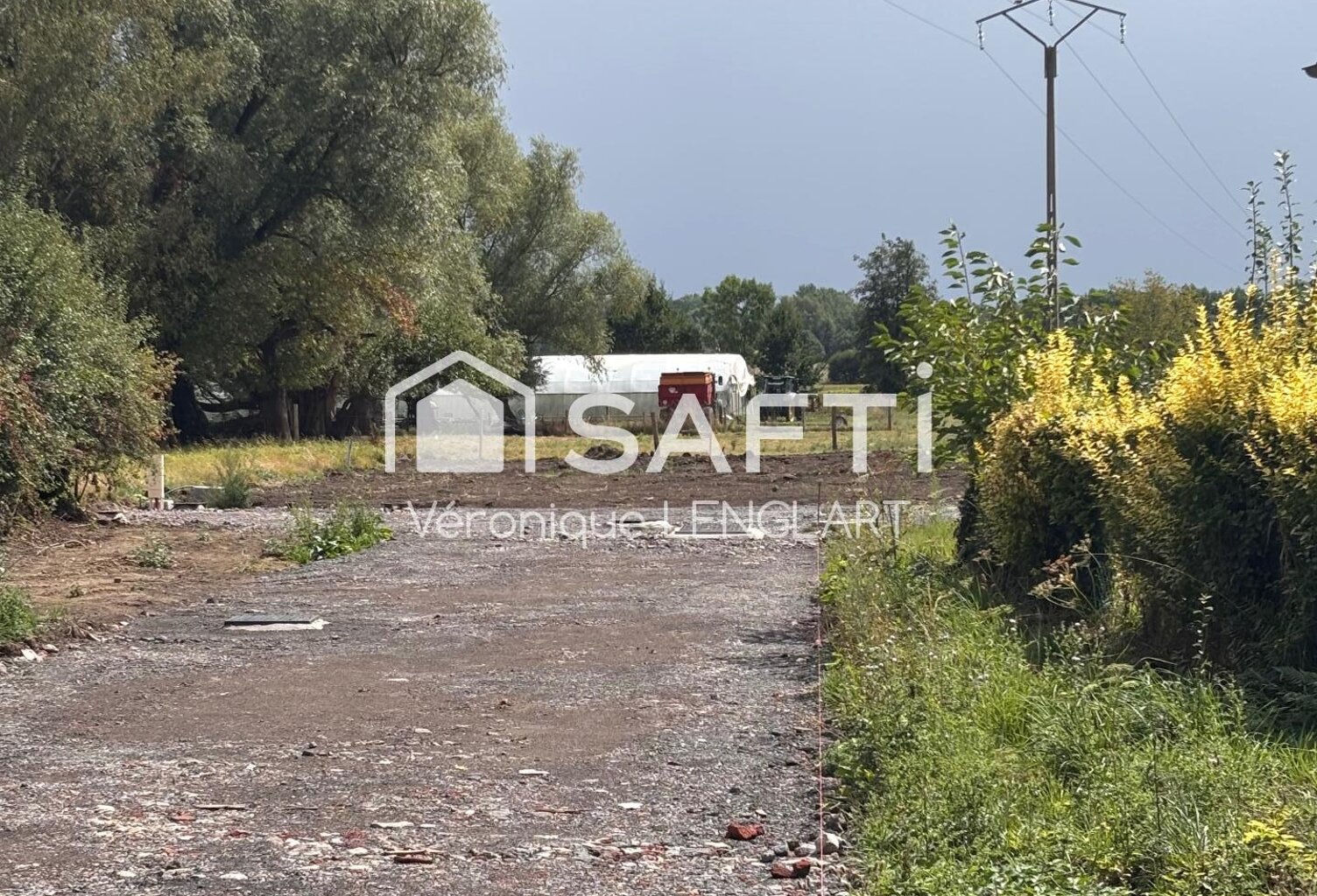 Beau terrain de 730 m2 exposé sud en campagne pévéloise — photo 1