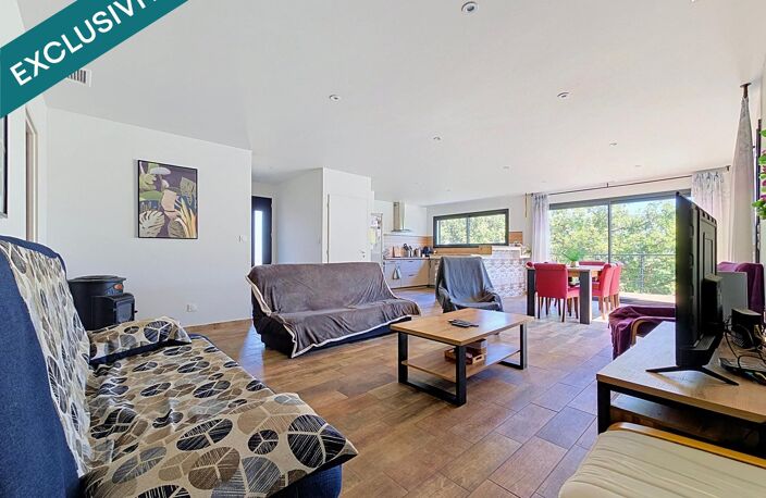 Une villa contemporaine de plain-pied offrant un cadre de vie absolument exceptionnel, avec vue dominante, calme total et aucun vis-à-vis. — photo 3
