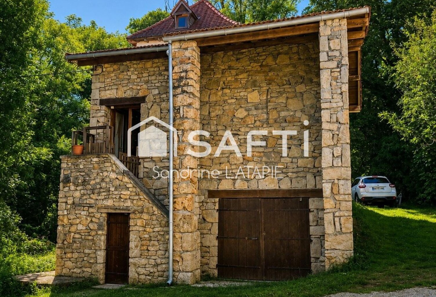 Ancien moulin à Caylus dans environnement bucolique — photo 1