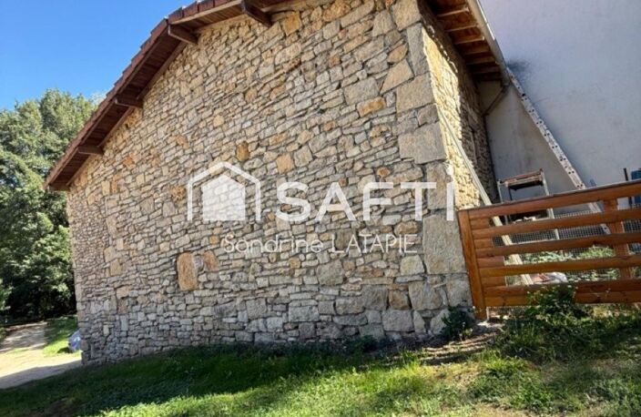 Ancien moulin à Caylus dans environnement bucolique — photo 2