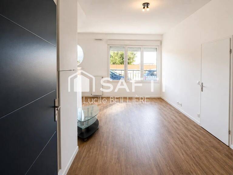 Au Blanc Mesnil 93150 appartement de 40m2, 2 pièces,1 chambre, une place de parking intérieur — photo 1