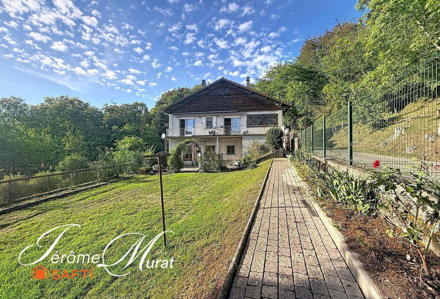 Challonges  Maison et appartement indépendant sur 2,1 hectares de terrain — photo 1