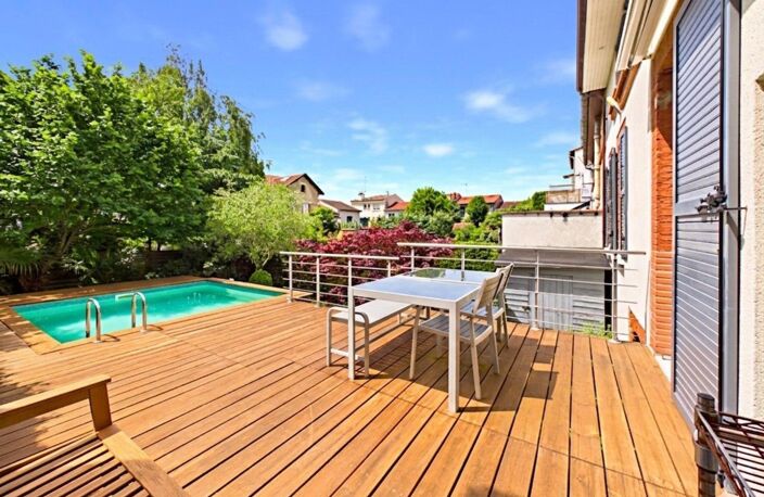 Magnifique Maison de Ville T5 avec Piscine et Garage!!! — photo 3