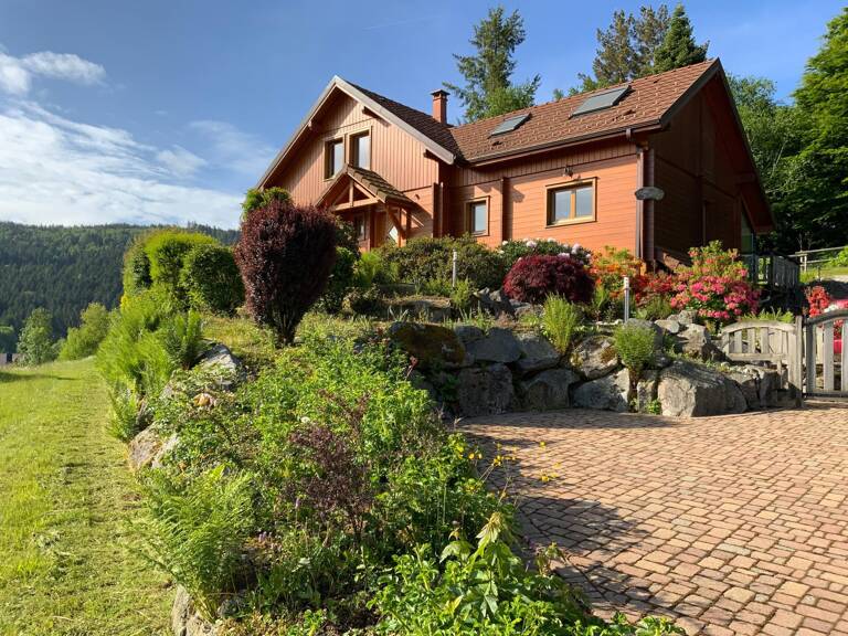 Chalet d'exception avec grand terrain paysagé de 2000 M2 ,  proximité des pistes et de la nature, emplacement rare. — photo 1